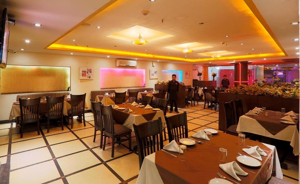 Airport La Sapphire Hotel & Restaurant نيودلهي المظهر الخارجي الصورة