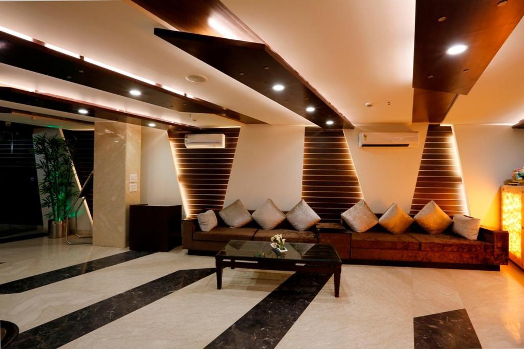 Airport La Sapphire Hotel & Restaurant نيودلهي المظهر الخارجي الصورة
