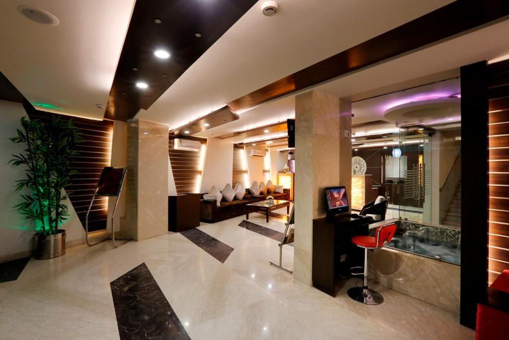 Airport La Sapphire Hotel & Restaurant نيودلهي المظهر الخارجي الصورة