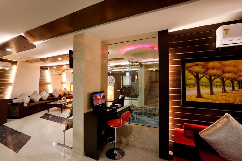 Airport La Sapphire Hotel & Restaurant نيودلهي المظهر الخارجي الصورة