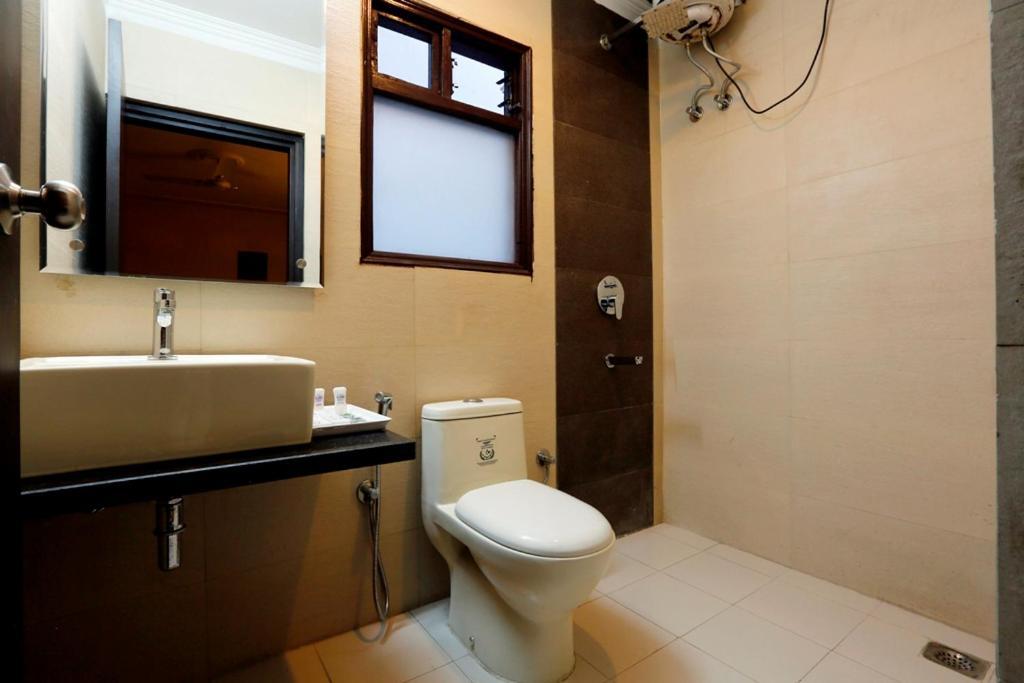 Airport La Sapphire Hotel & Restaurant نيودلهي المظهر الخارجي الصورة