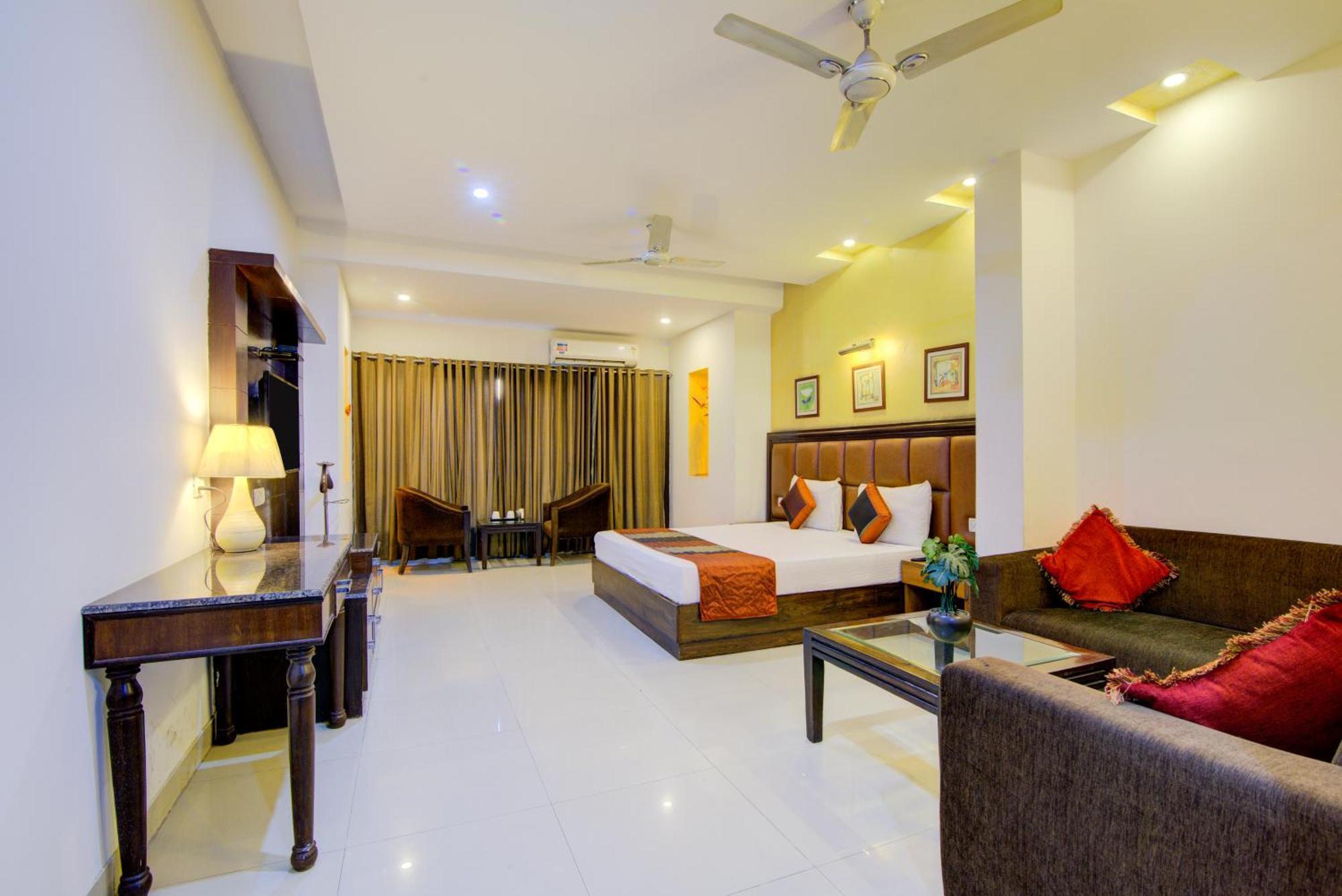 Airport La Sapphire Hotel & Restaurant نيودلهي المظهر الخارجي الصورة