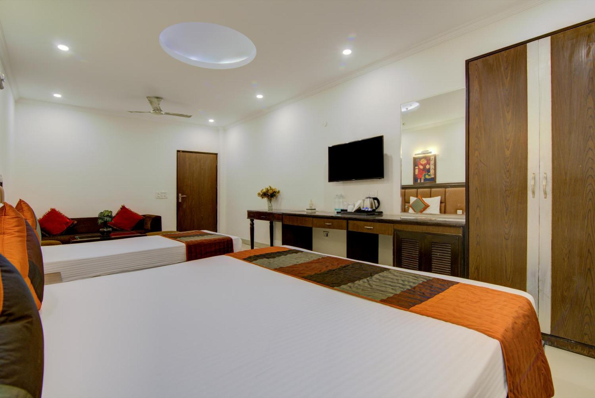 Airport La Sapphire Hotel & Restaurant نيودلهي المظهر الخارجي الصورة