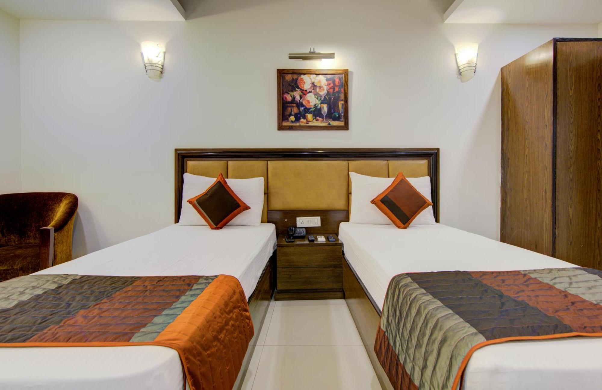 Airport La Sapphire Hotel & Restaurant نيودلهي المظهر الخارجي الصورة